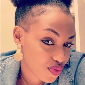 Meet your Posher, Yvonne